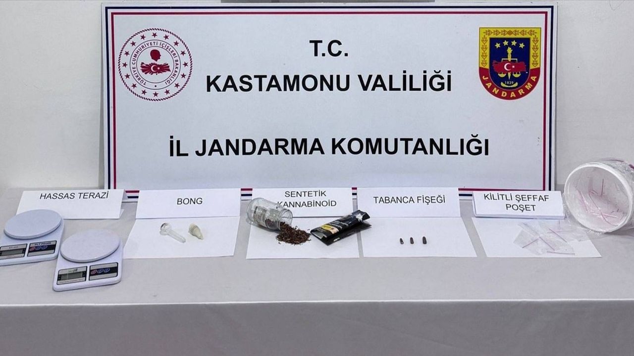 Kastamonu'da Uyuşturucu Operasyonunda İki Şüpheli Tutuklandı