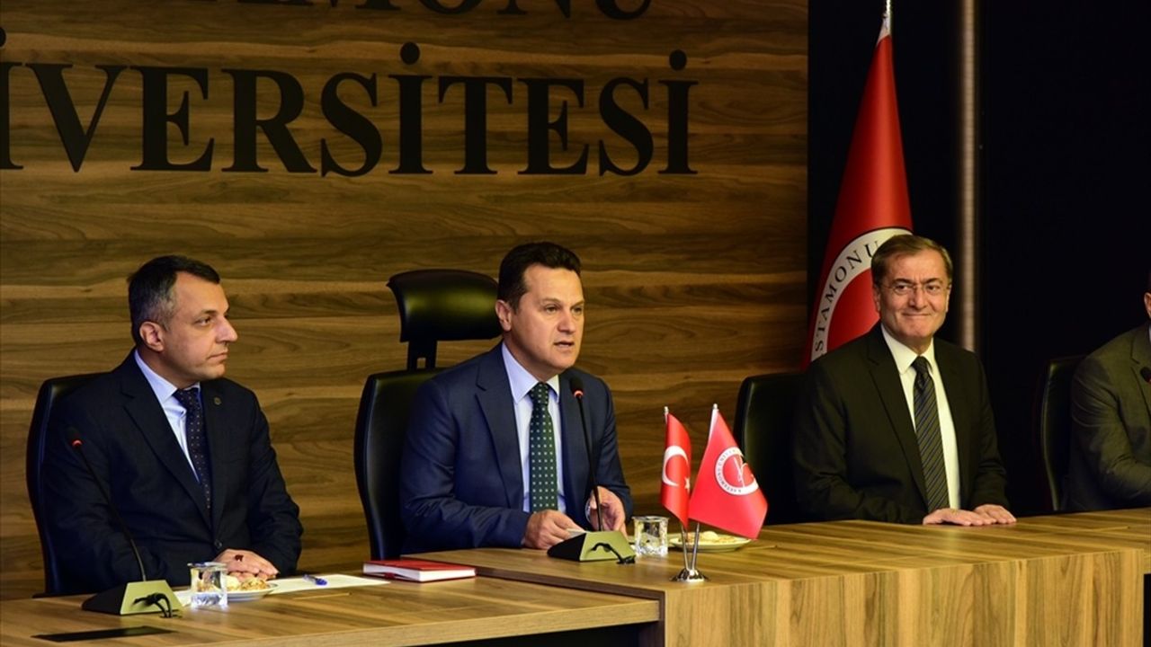 Kastamonu Üniversitesi'nde 13 Ülkeden Gençlere Türkçe Eğitimi
