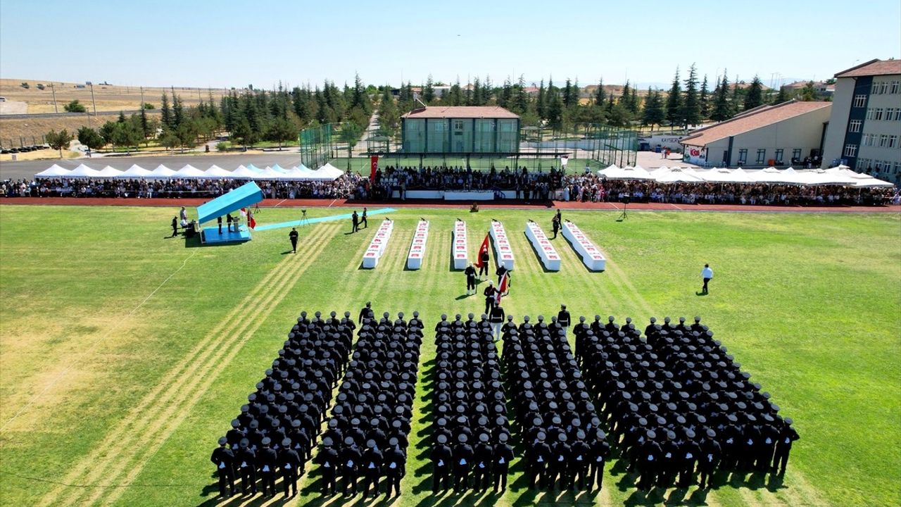 Kayseri'de 312 Polis Adayı Mezuniyet Törünü Gerçekleştirdi