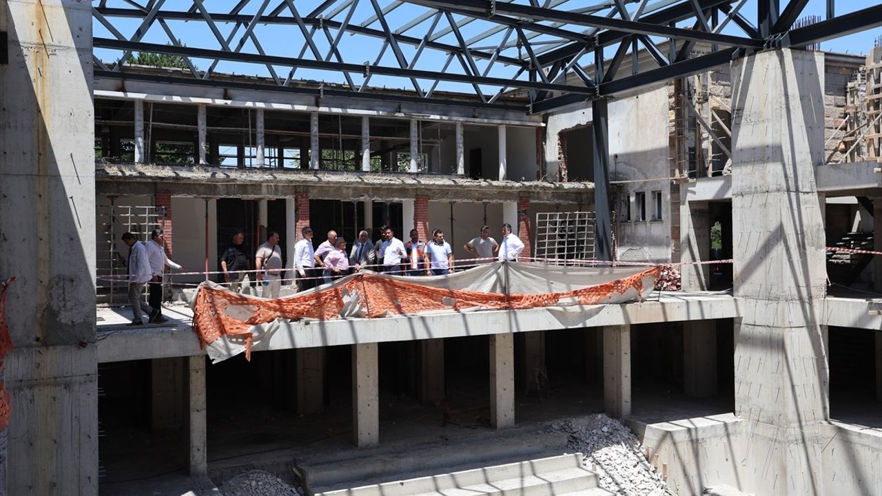 Kayseri'de 7,5 Milyon Yıllık Fosillerin Sergileneceği Paleontoloji ve Fosil Müzesi İnşaatı Devam Ediyor