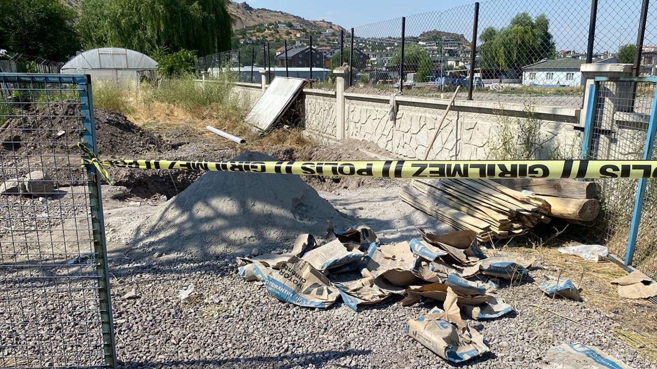 Kayseri'de Kanalizasyon Çalışmasında Toprak Kayması: 1 İşçi Yaralandı