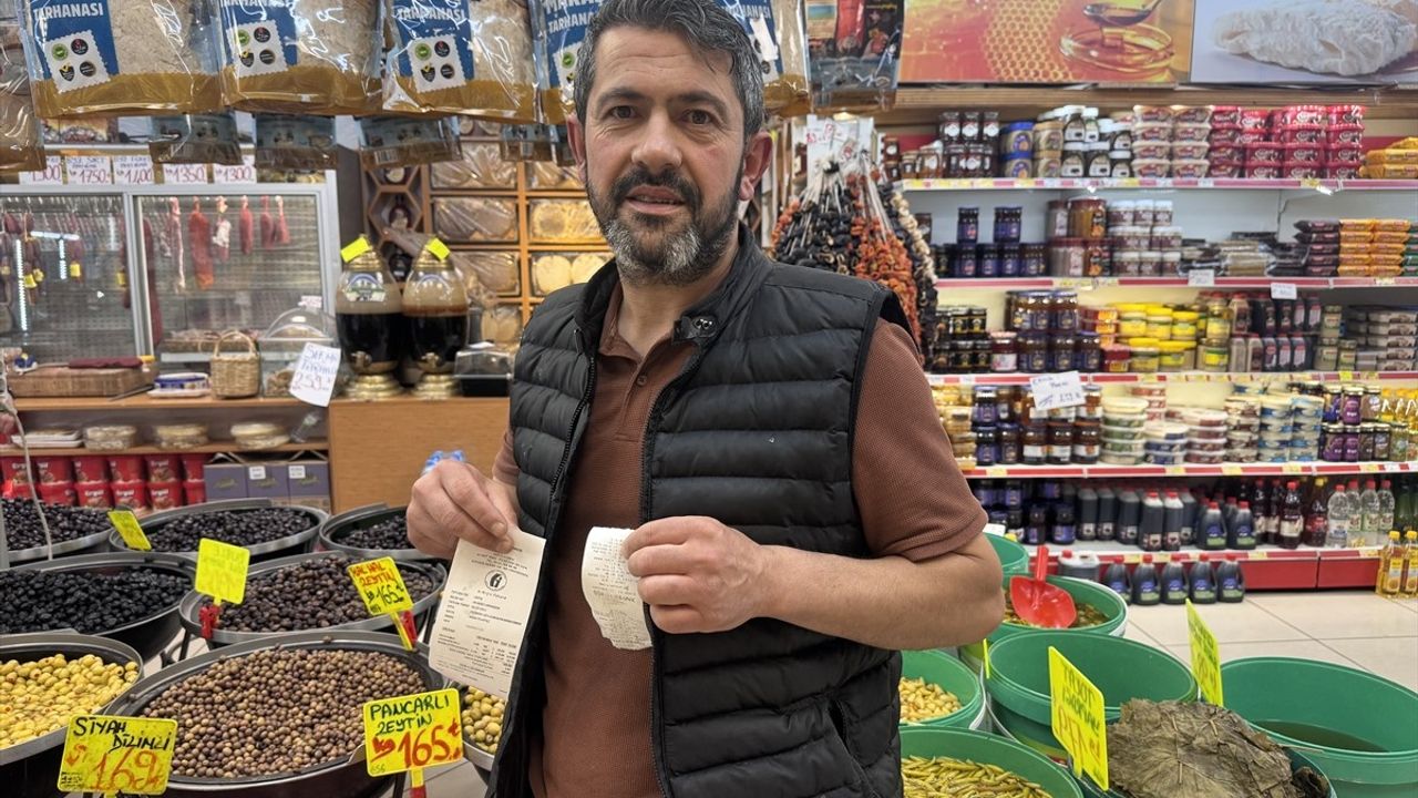 Kayseri'de Kartından Yanlışlıkla 120 Bin Lira Çekilen Vatandaş Sosyal Medyadan Fark Etti