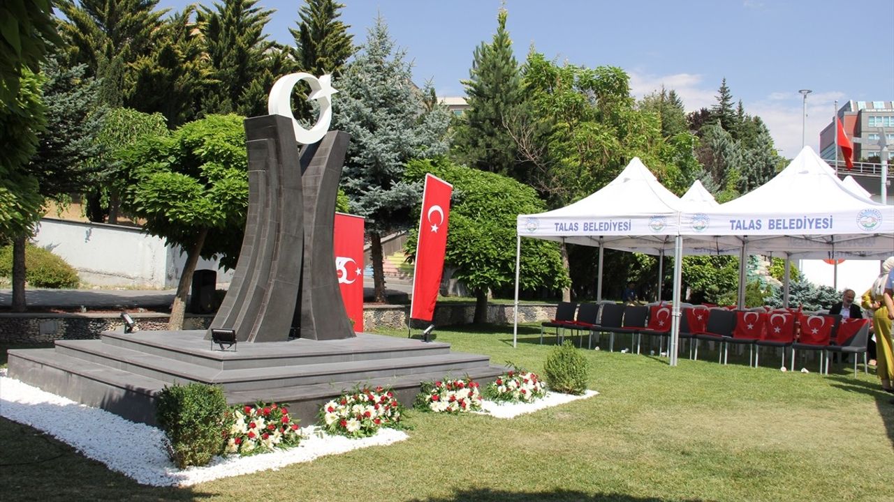 Kayseri Üniversitesi'nde 'Şehitler Anıtı' Törenle Açıldı