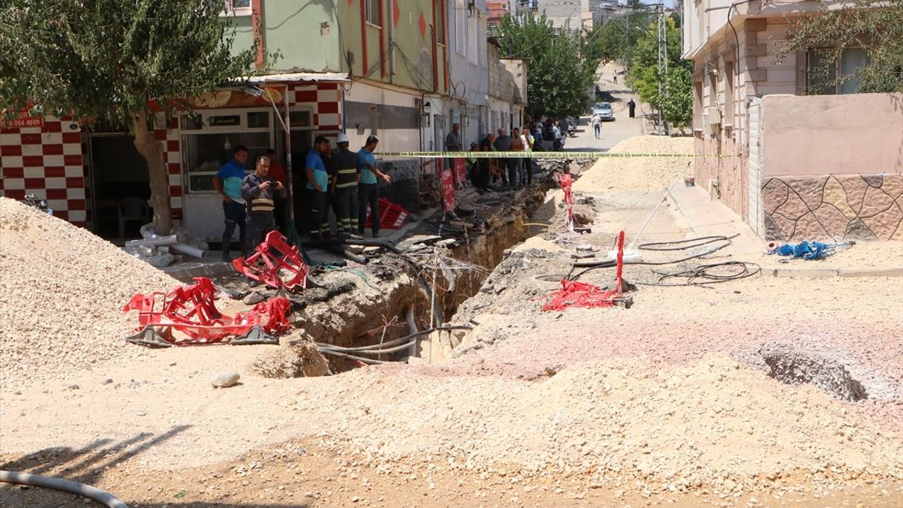 Kilis'te Doğal Gaz Borusundaki Yangın İş Yerinde Hasara Neden Oldu
