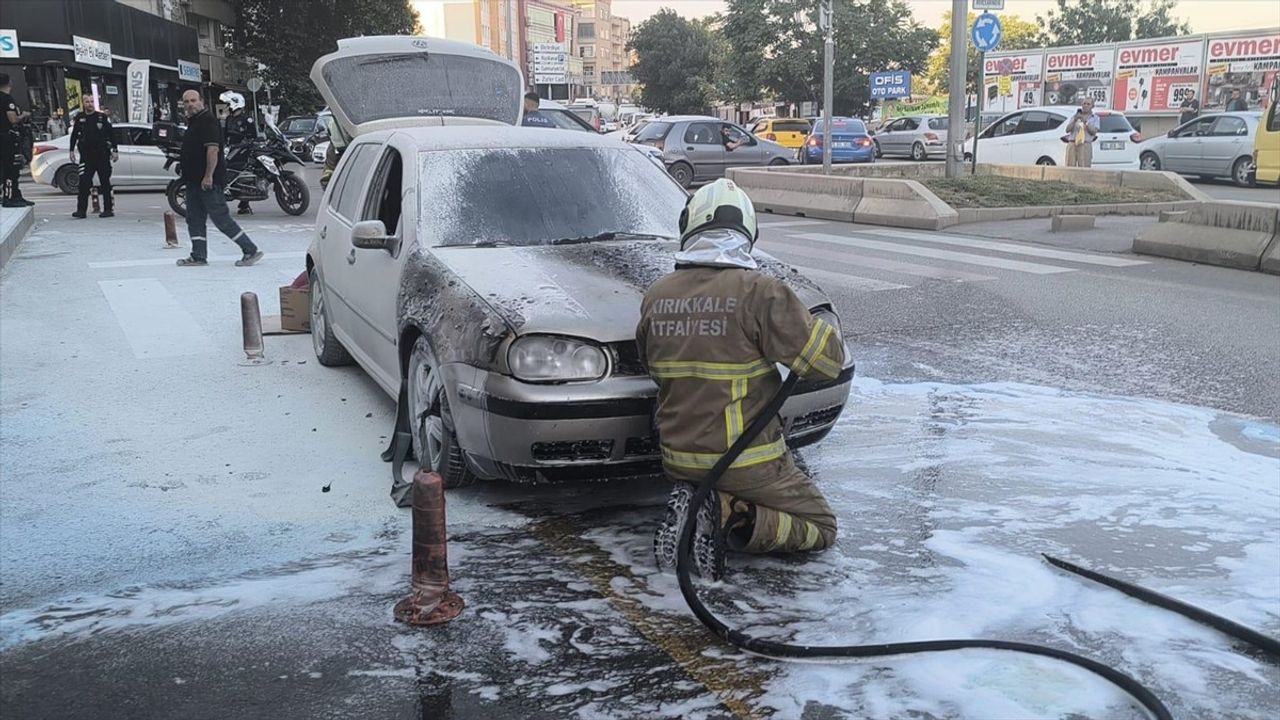 Kırıkkale'de Seyir Halindeki Otomobilde Yangın Çıktı