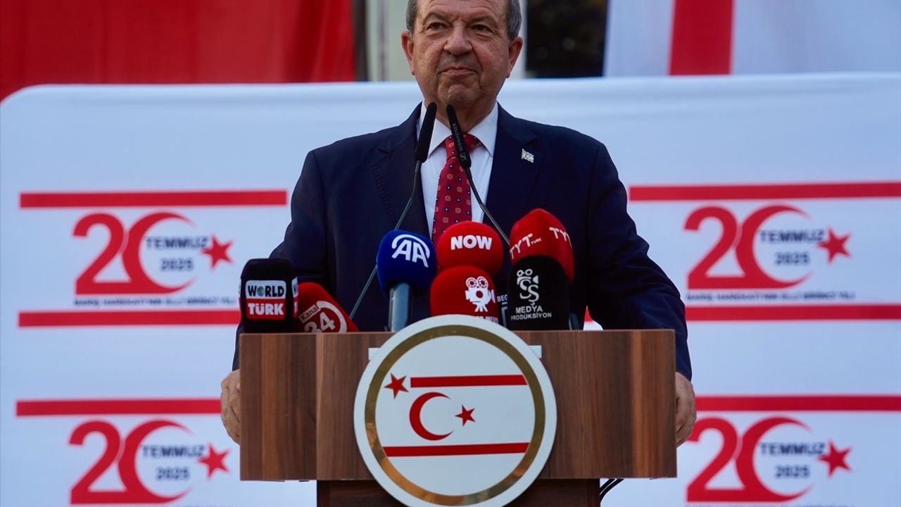 KKTC Cumhurbaşkanı Tatar, Barış ve Özgürlük Bayramı'nda Kıbrıs Türklerinin Yanında Olduğunu Vurguladı