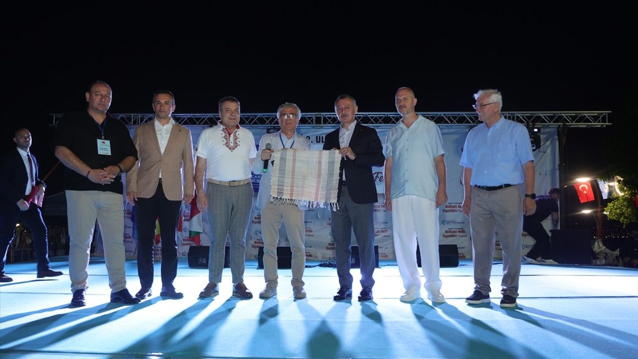 Kocaeli 2. Uluslararası Balkan Halk Oyunları Festivali Başladı
