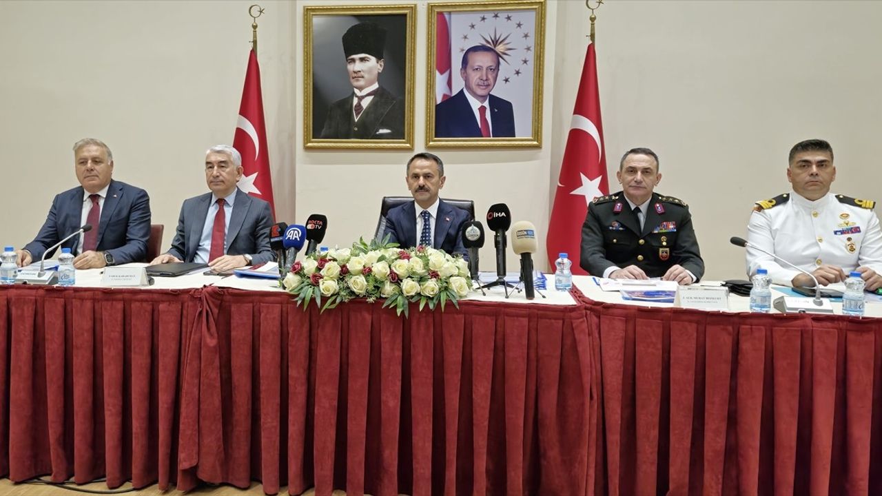 Kocaeli'de 435 Düzensiz Göçmen Sınır Dışı Edildi