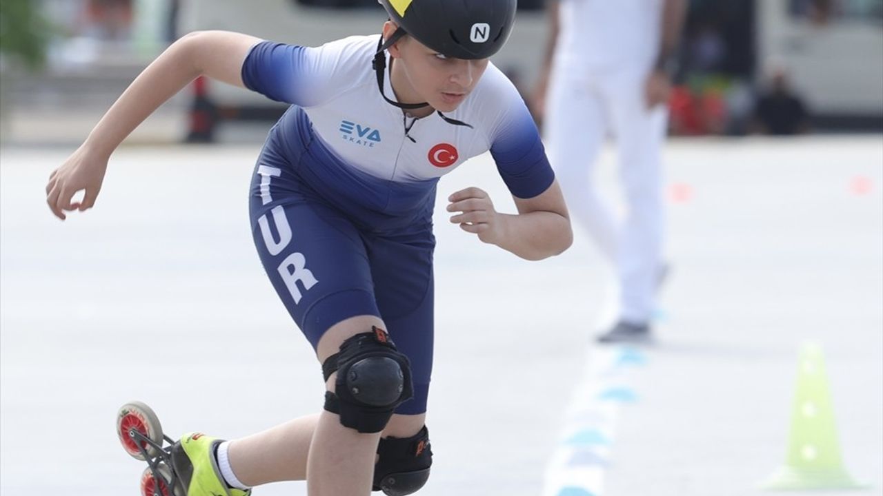 Kocaeli'de Tekerlekli Paten 1. Etap Yarışması Başladı