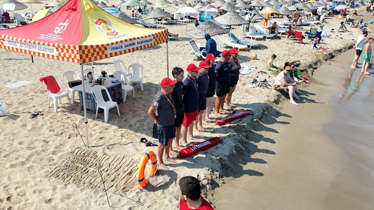 Kocaeli Sahillerinde Cankurtaranlar, Bir Haftada 167 Kişiyi Boğulmaktan Kurtardı