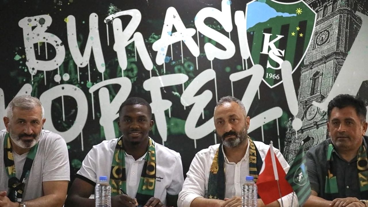 Kocaelispor, Anfernee Jamal Dijksteel ile Sözleşme İmzaladı