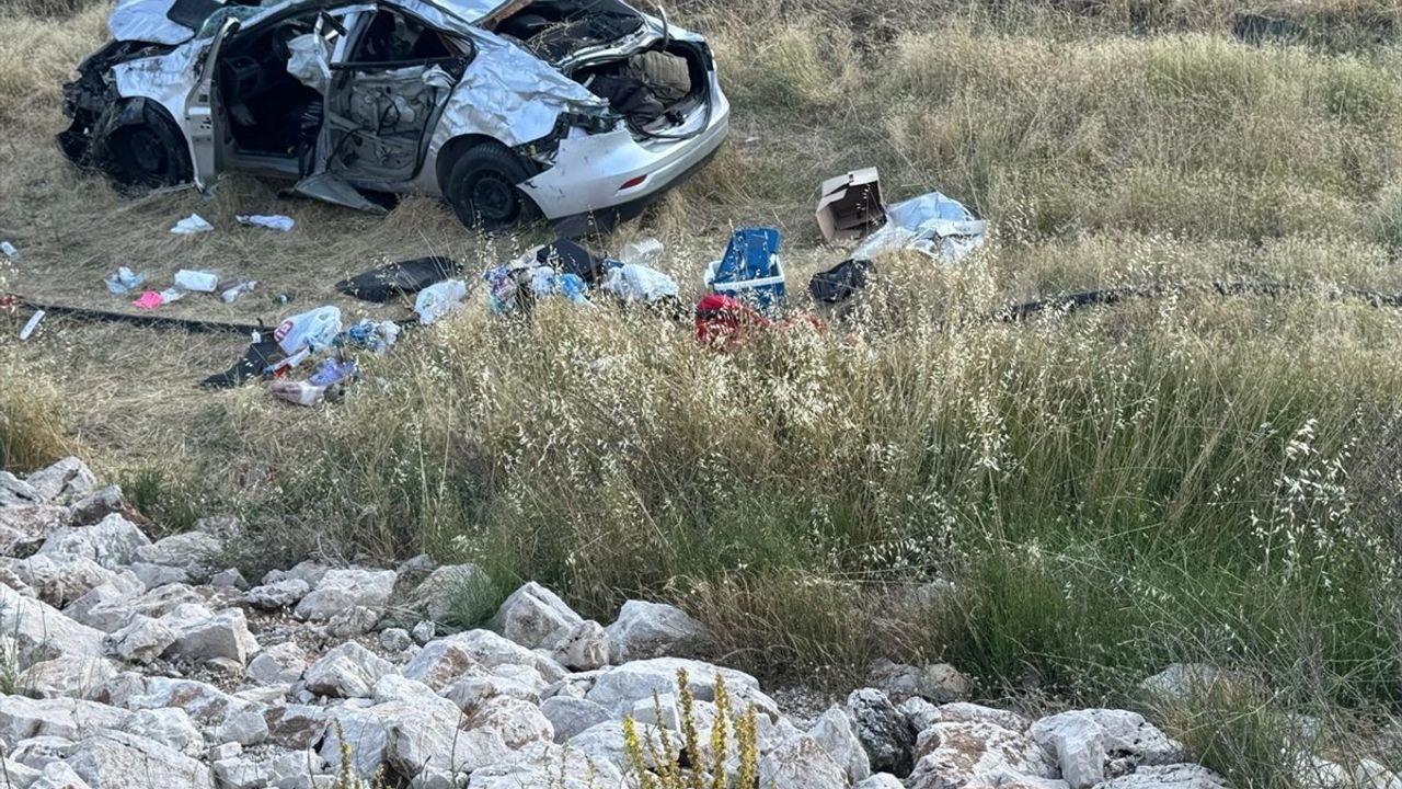Konya'da Devriye Otomobil Kazasında Üç Kişi Hayatını Kaybetti, Üç Kişi Yaralandı