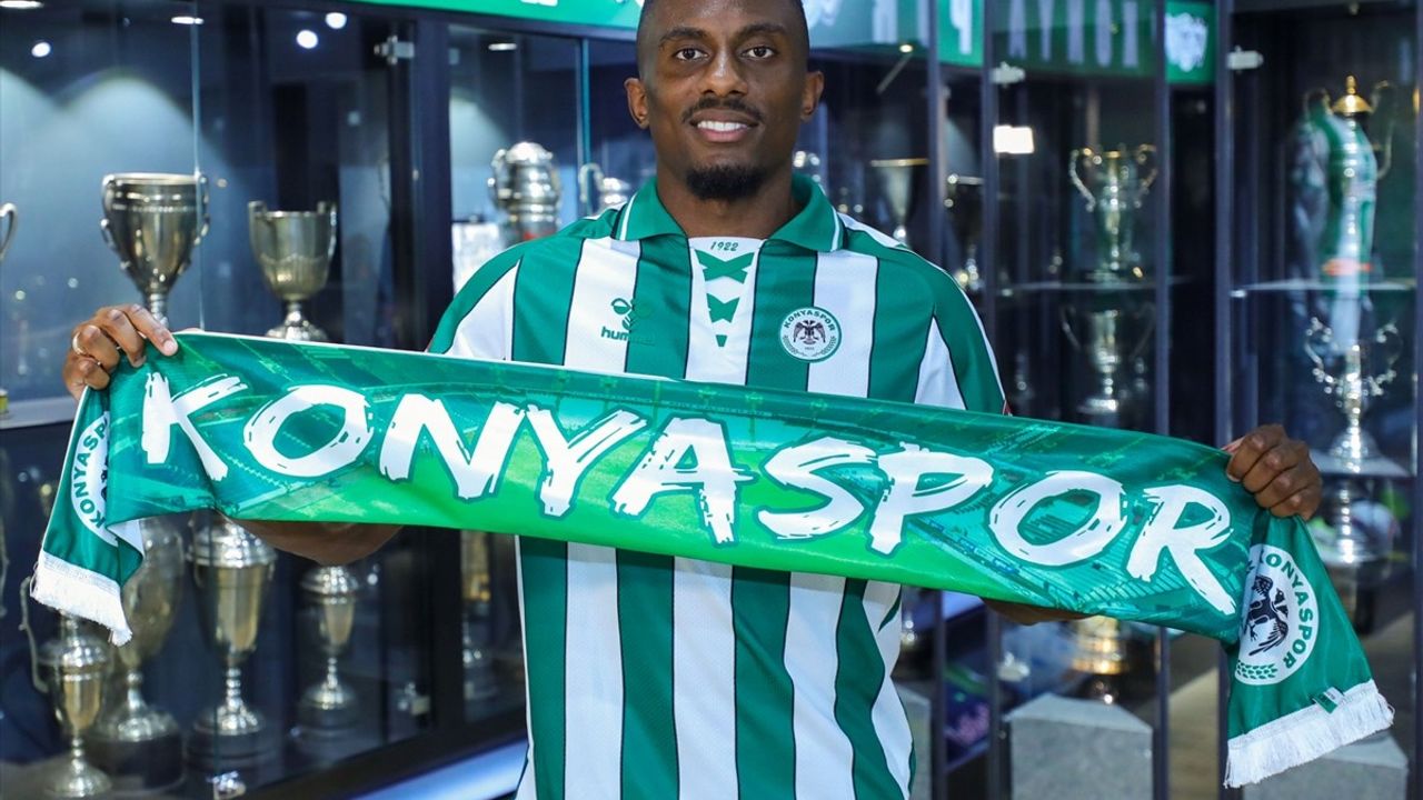 Konyaspor, Yhoan Andzouana'yı Transfer Etti
