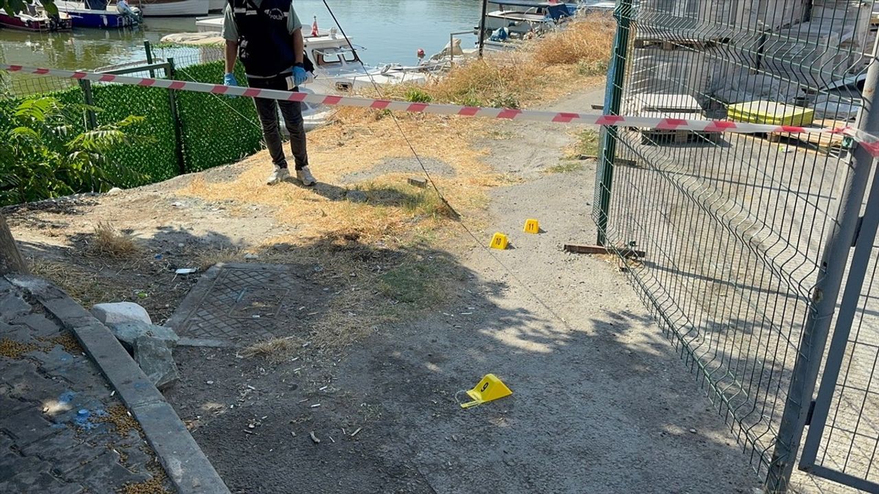 Küçükçekmece'de Silahlı Kavga: 4 Şüpheli Gözaltında