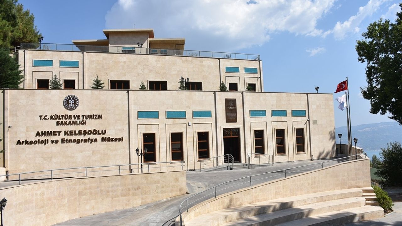 Kültür ve Turizm Bakan Yardımcısı Gökhan Yazgı, Karaman'da Tarihi Mekanları Ziyaret Etti