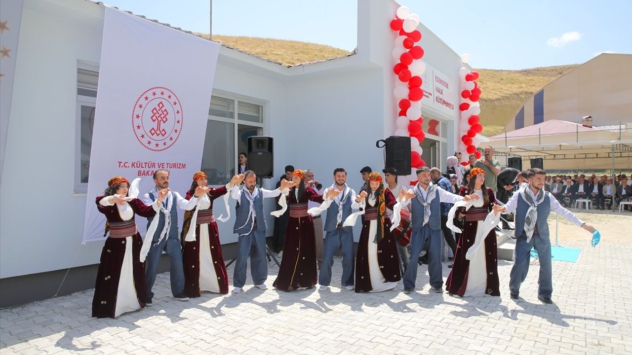 Kültür ve Turizm Bakanı Ersoy, Hakkari'de Halk Kütüphanesinin Açılışını Gerçekleştirdi