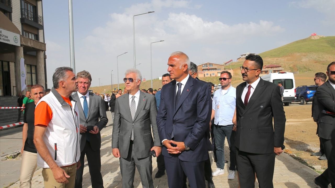 Kültür ve Turizm Bakanı Ersoy Hakkari'de İncelemelerde Bulundu