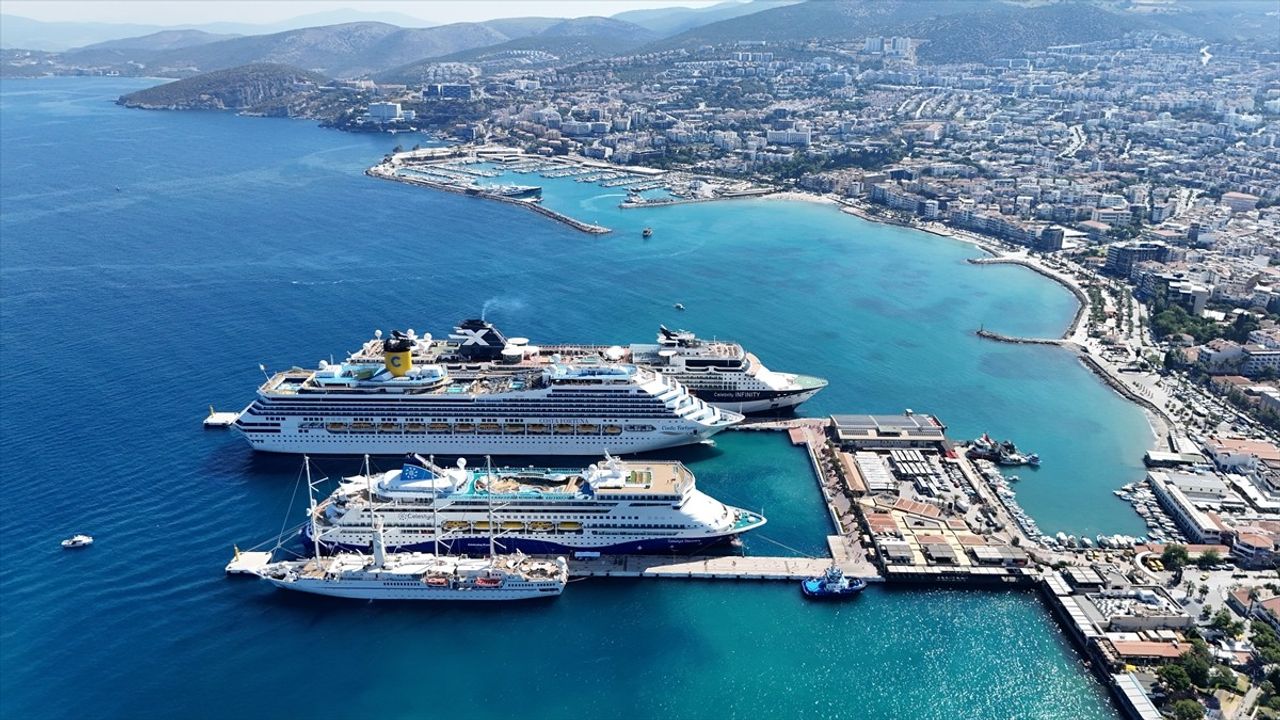 Kuşadası, 4 Kruvaziyerle 6.298 Turisti Ağırladı
