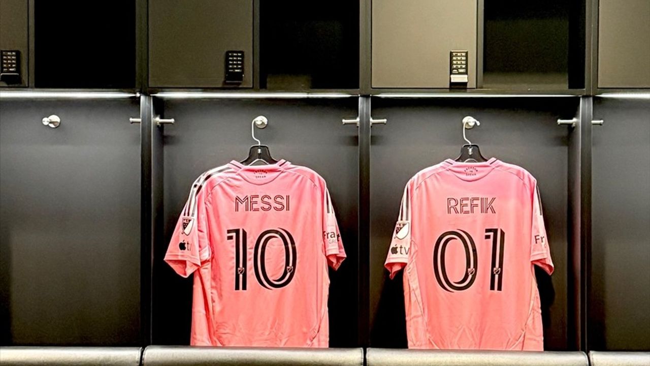 Lionel Messi'nin En Sevdiği Gol, Refik Anadol'un Projesi ile Sanatseverlerle Buluştu