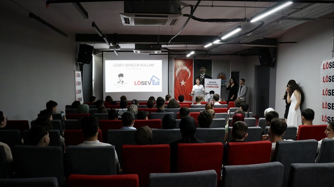 Lösemiyi Atlatan Gençler Samsun'da Morale Doydu