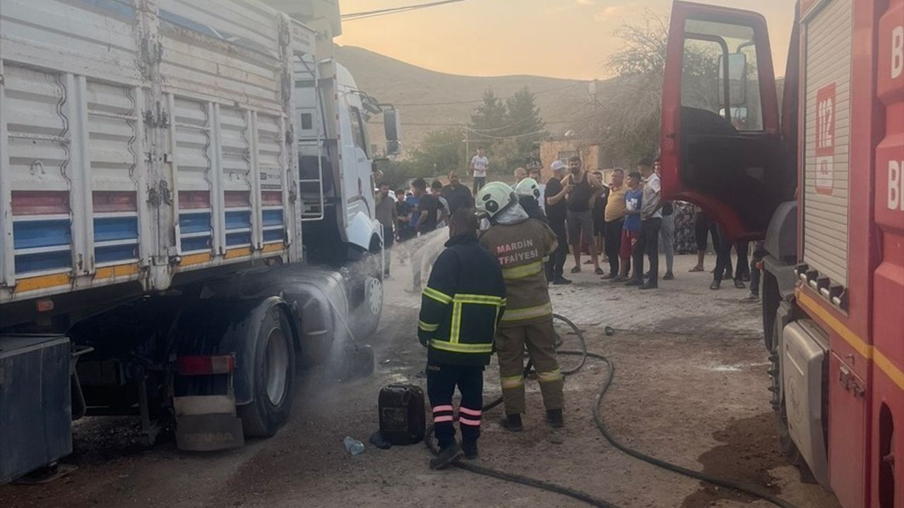 Mardin'de Tırın Yakıt Deposunda Patlama: 7 Yaralı