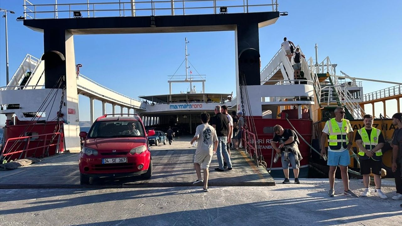 Marmara Adası Açıklarında Feribotta Yangın: YAVUZ NAZ İskeleye Yanaştırıldı