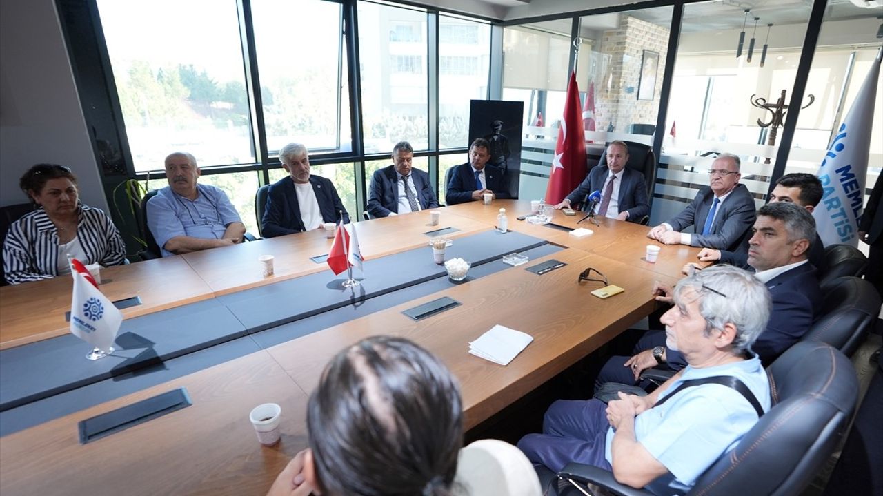 Memleket Partisi Olağanüstü Kurultayı 'Kapanma' Gündemiyle Toplandı