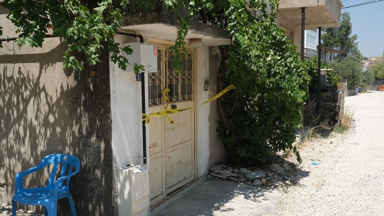 Mersin'de Akıl Sağlığı Sorunu Olan Kişi Annesini Bıçakla Öldürdü