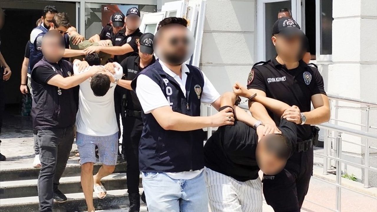 Mersin'de Anne ve Kızının Öldürülmesiyle İlgili 4 Şüpheli Yakalandı