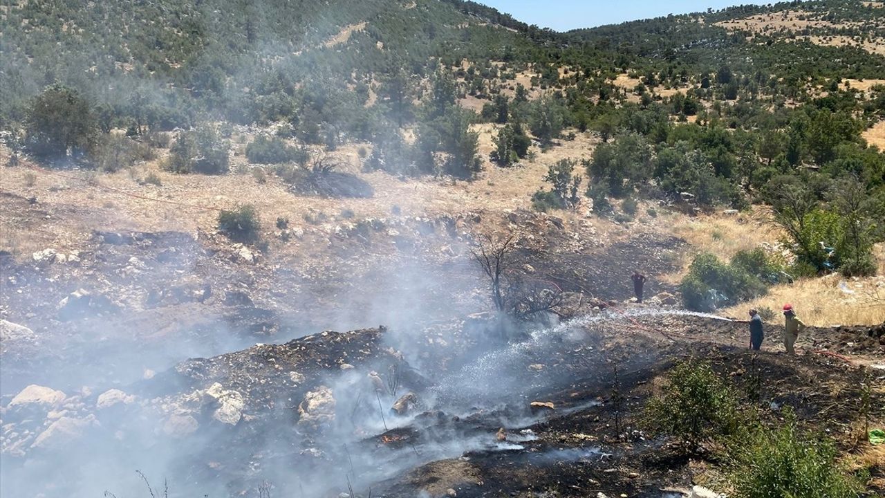 Mersin'de Çöplükte Başlayan Yangın Kontrol Altına Alındı