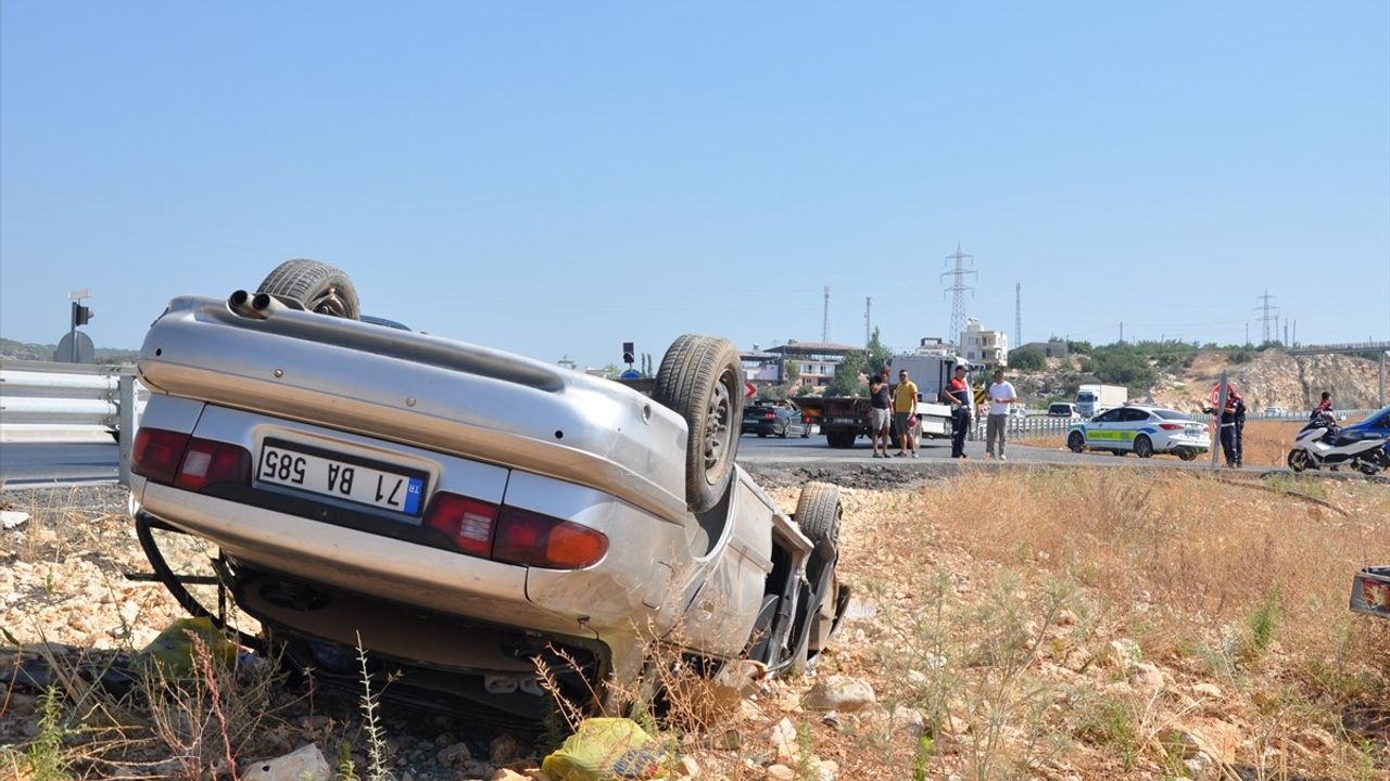 Mersin'de Otomobil Devrildi: 1 Ölü, 1 Ağır Yaralı