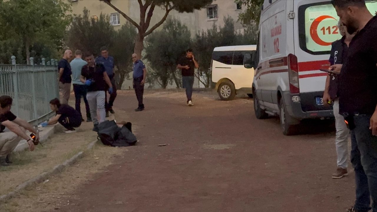 Mersin'de Sulama Kanalında Bir Erkek Cesedi Bulundu