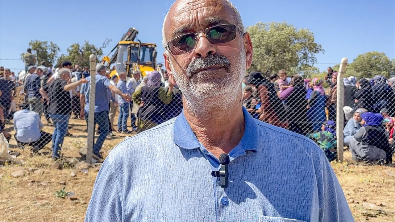 Mersin'de Tıra Çarpan Araçta Hayatını Kaybeden 5 Kişinin Cenazesi Diyarbakır'da Toprağa Verildi