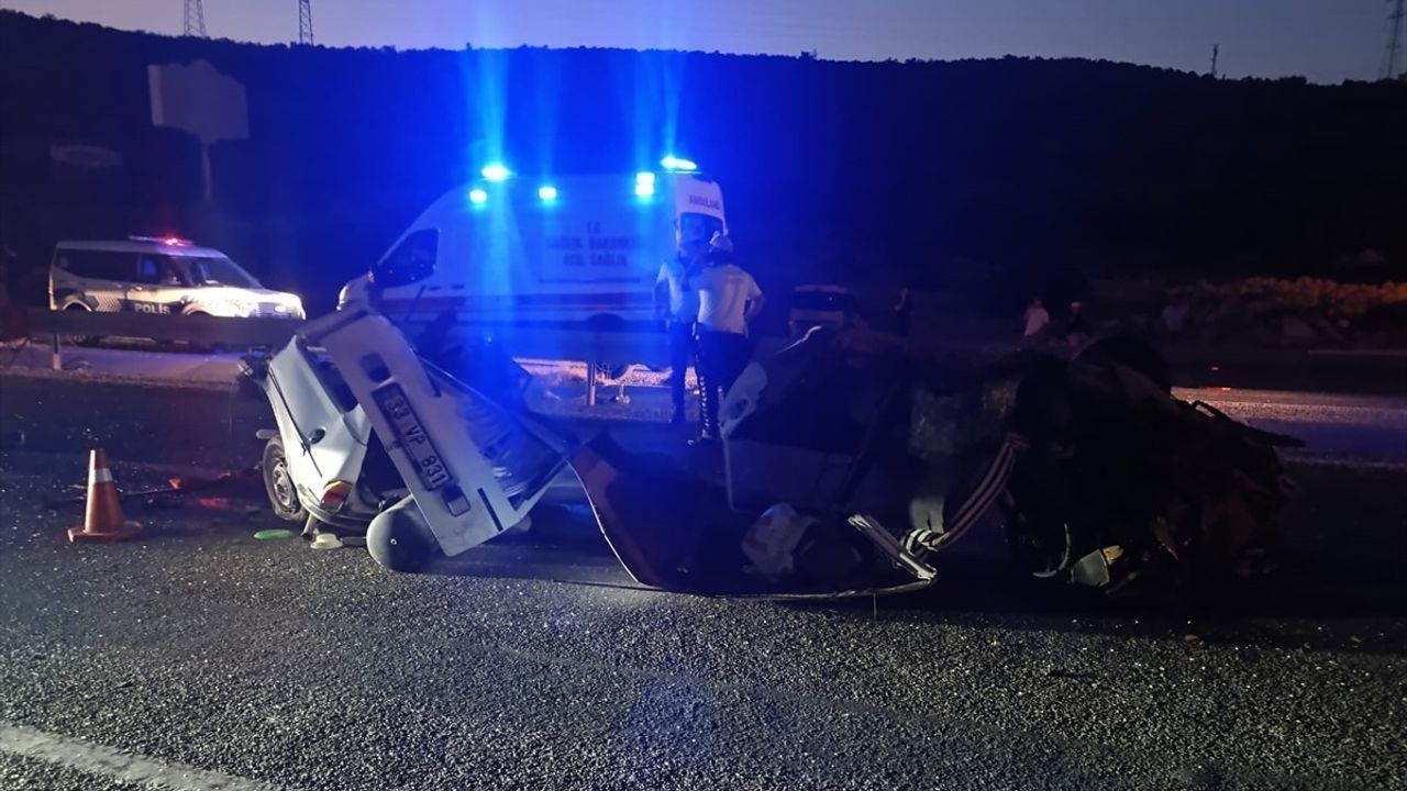 Mersin Silifke'de Bariyere Çarpan Otomobilde Sürücü Hayatını Kaybetti