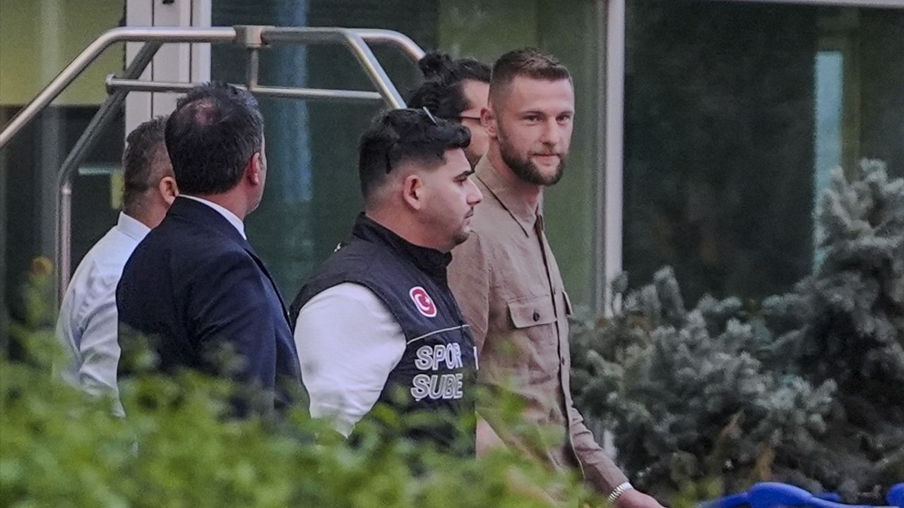 Milan Skriniar, Fenerbahçe ile Transfer Görüşmeleri İçin İstanbul'a Geldi