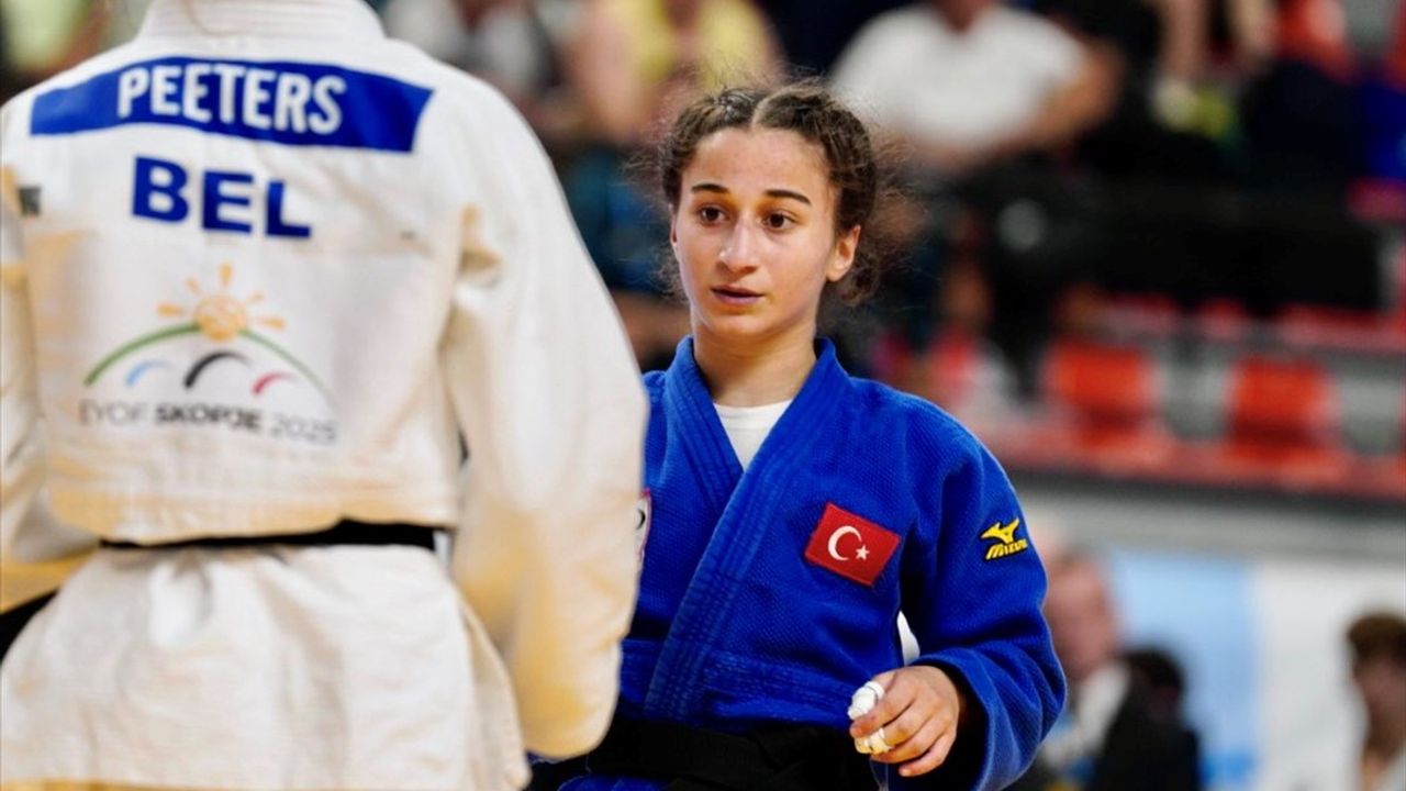Milli Judocu Yağmur Yılmaztürk, EYOF'ta Gümüş Madalya Kazandı
