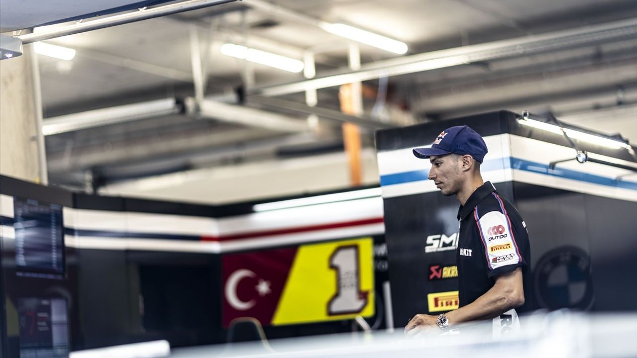 Milli Motosikletçiler Macaristan'da Dünya Şampiyonası'nda Yarışıyor