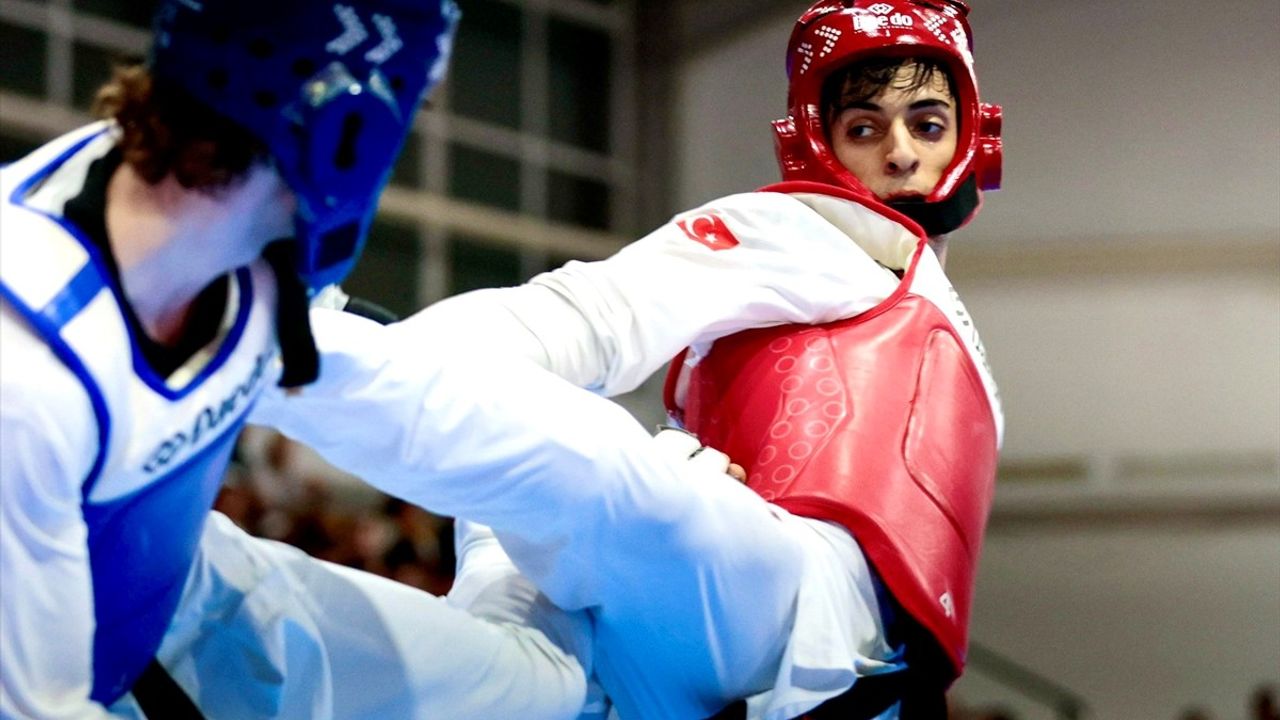 Milli Tekvandocu Buğra Coşgungönül, EYOF 2025'te Altın Madalya Kazandı