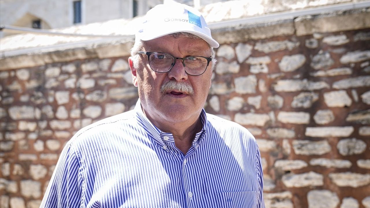 Mimar Sinan'ın Vasiyeti Gereği, Süleymaniye Camisi'nde Aşure Dağıtıldı