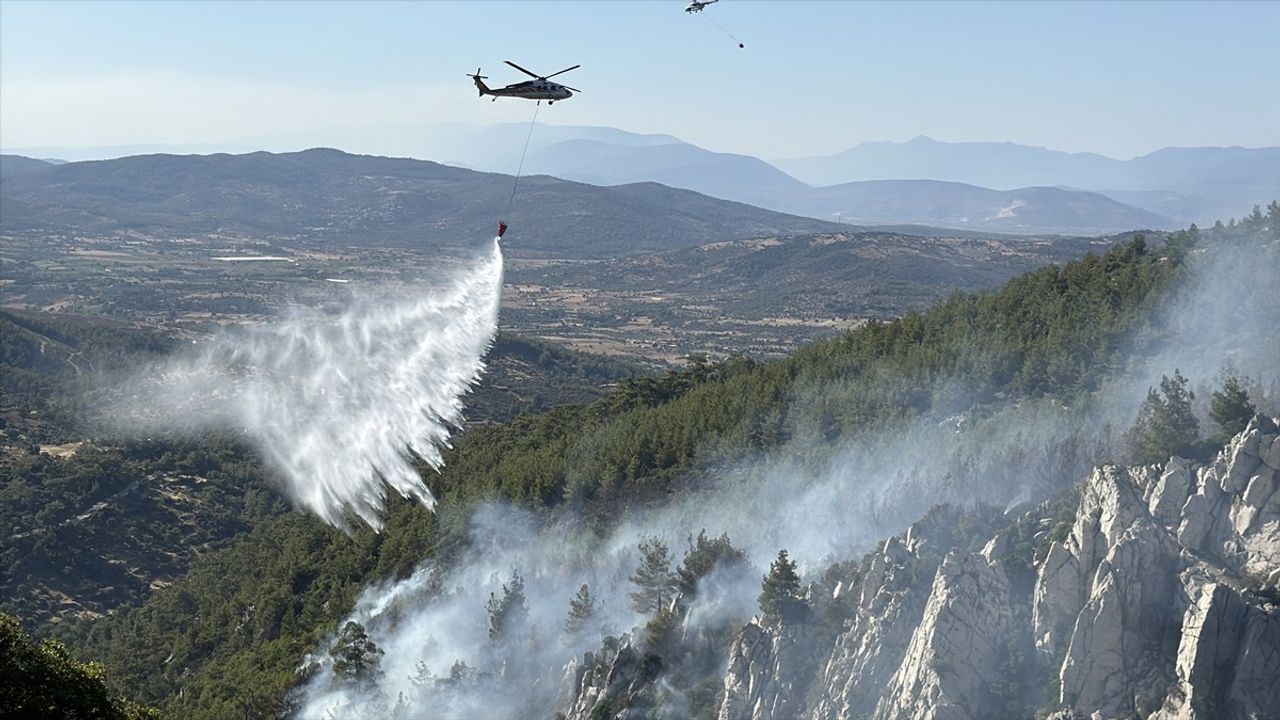 Muğla'da İki Orman Yangınından Biri Kontrol Altına Alındı