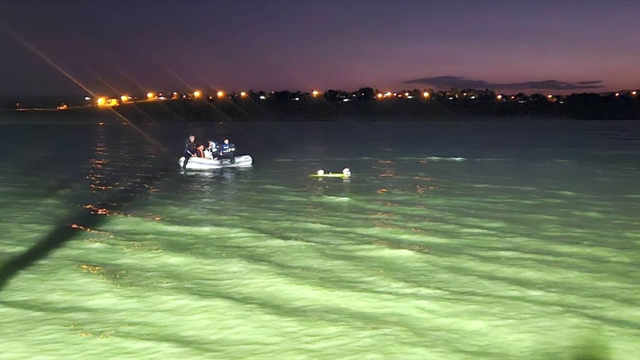 Muş'ta Barajda Kaybolan Genç İçin Arama Çalışmaları Başlatıldı