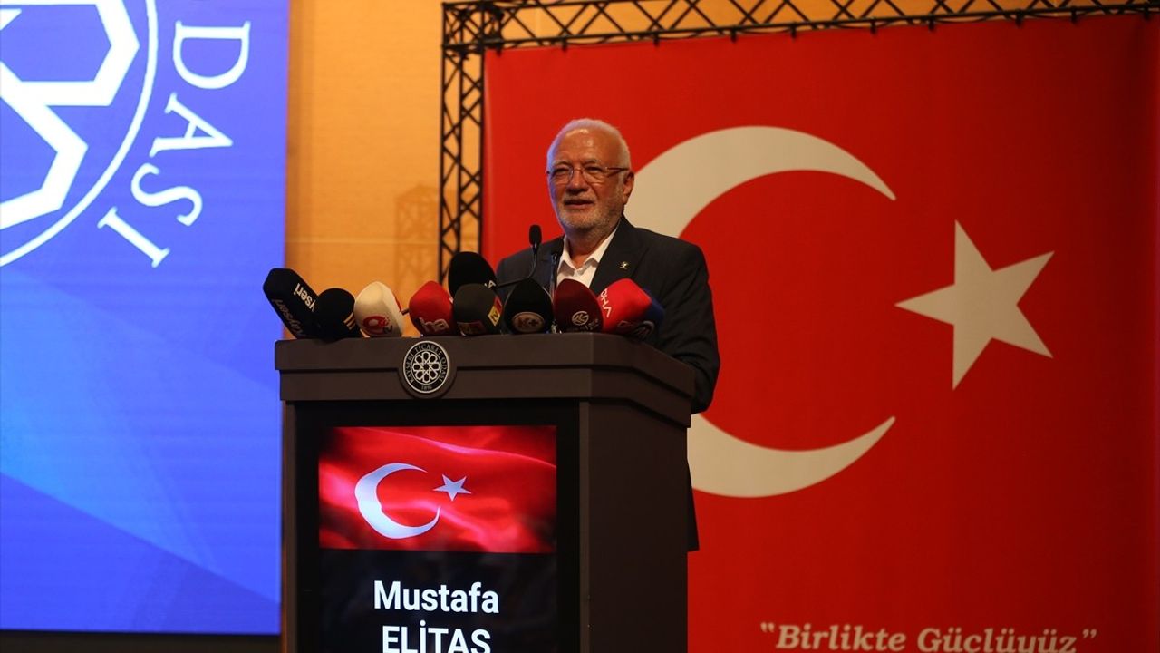 Mustafa Elitaş, Kayseri'de Terörsüz Türkiye Vurgusu Yaptı