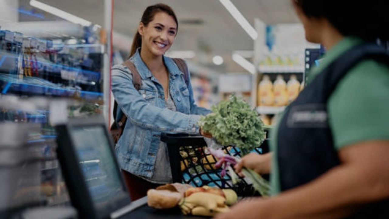 O Aldatmacaya Son! Ticaret Bakanlığı'ndan Milyonları İlgilendiren Karar: Fiyat Etiketleri Sil Baştan Yazılıyor!