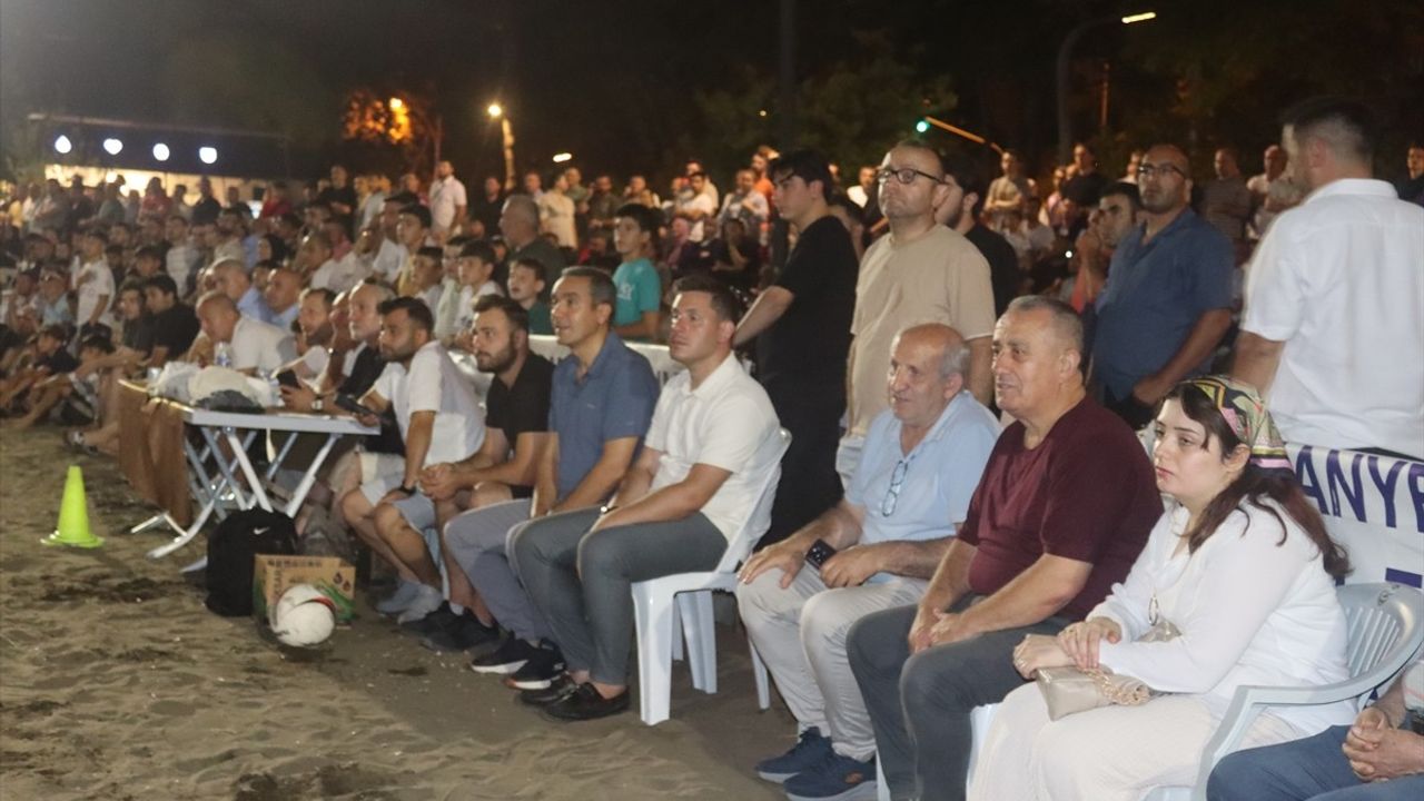 Ordu'da 34. Manyetik Kum Gece Futbol Turnuvası Sona Erdi