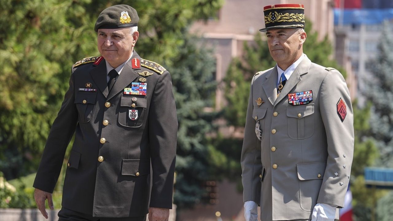 Orgeneral Metin Gürak, Fransız Mevkidaşı ile Görüştü