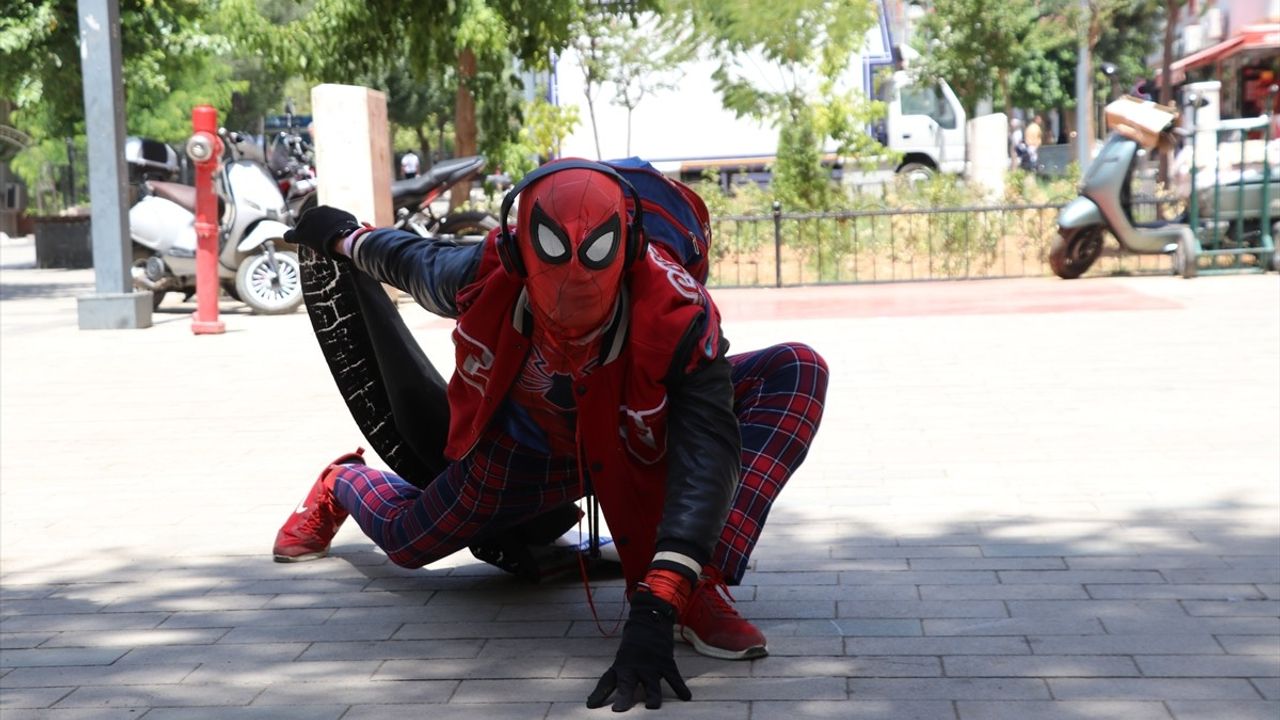 Örümcek Adam, Türkiye Turu Kapsamında Siirt'i Ziyaret Etti