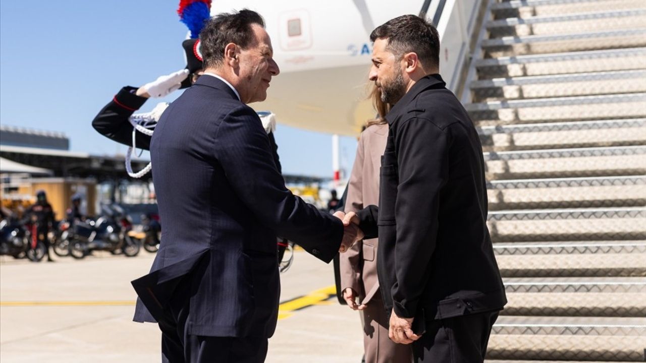 Papa 14. Leo, Ukrayna Devlet Başkanı Zelenskiy ile Görüştü