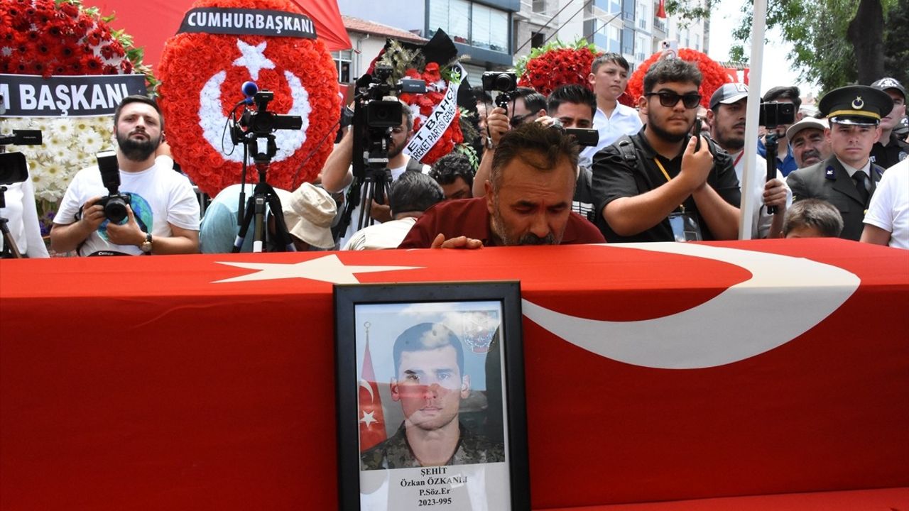 Piyade Sözleşmeli Er Özkan Özkanlı Aksaray'da Son Yolculuğuna Uğurlandı