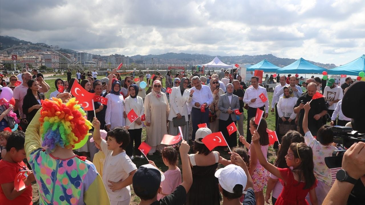 Rize'de Koruyucu Aile Şenliği Düzenlendi