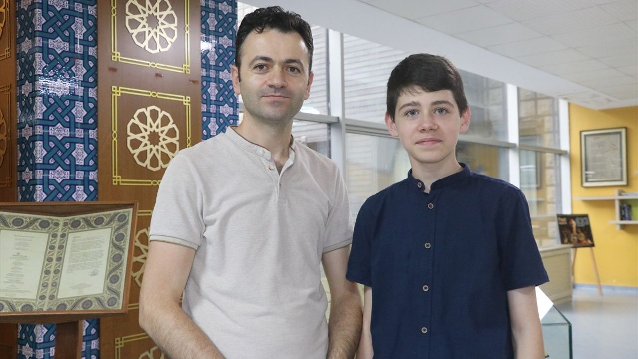 Rizeli Öğrenci Mahmut Ali Genç, LGS'de Tam Puan Aldı